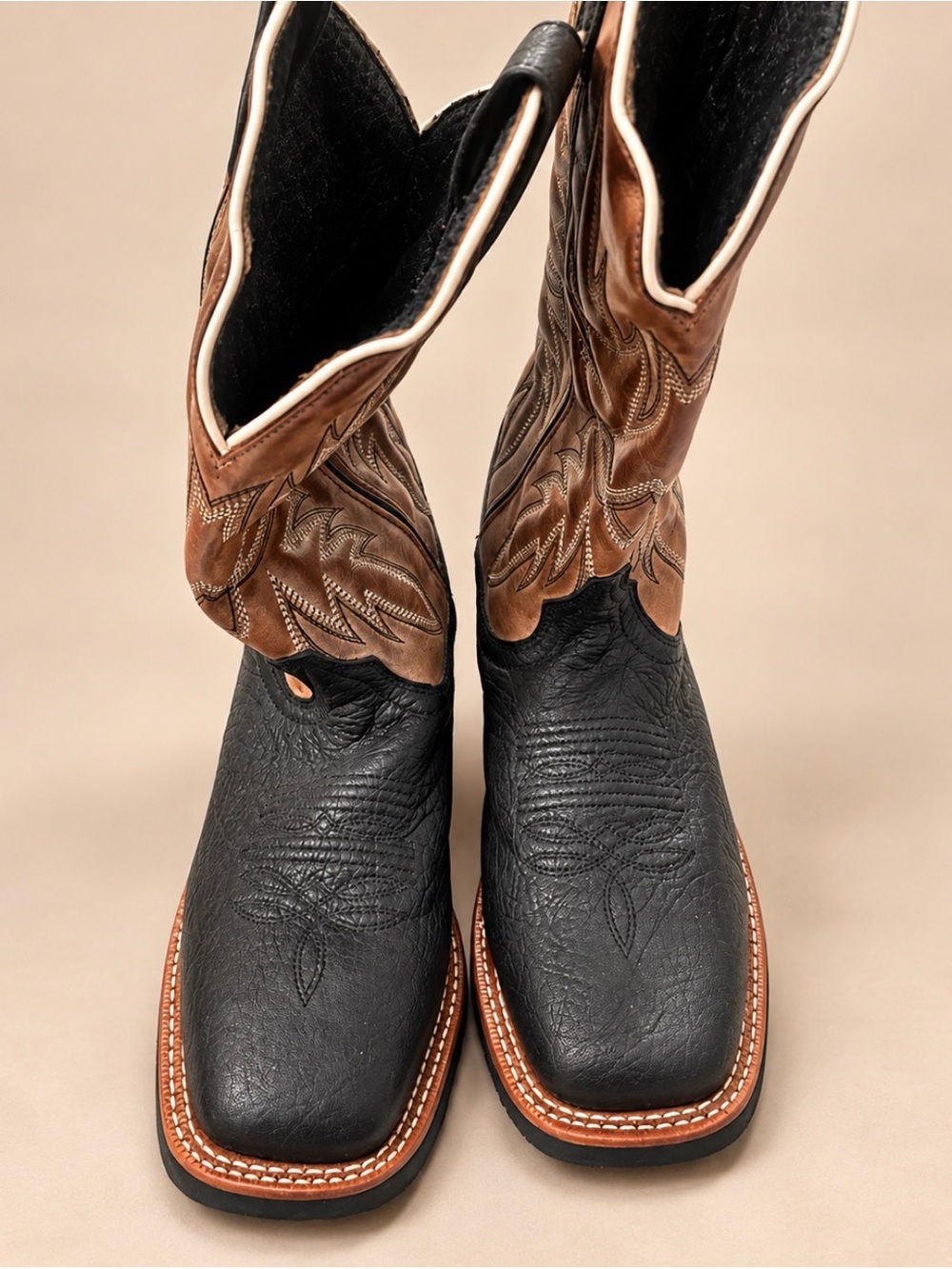Beautiful Men's Black and Brown Western Cowboy Boots by Laredo size 9